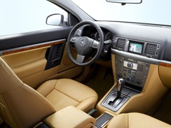 Opel Vectra Sedan. Выпускается с 2002 года. Двенадцать базовых комплектаций. Цены от 569 000 до 990 000 руб.Двигатель от 1.6 до 2.8, бензиновый и дизельный. Привод передний. КПП: механическая, роботизированная и автоматическая.