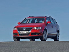 Volkswagen Passat Variant (2005). Выпускается с 2005 года. Семь базовых комплектаций. Цены от 973 000 до 1 273 000 руб.Двигатель от 1.4 до 2.0, бензиновый и дизельный. Привод передний. КПП: механическая и роботизированная.