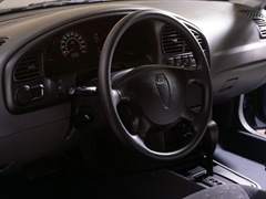 Kia Spectra. Выпускается с 1998 года. Пять базовых комплектаций. Цены от 379 000 до 439 000 руб.Двигатель 1.6, бензиновый. Привод передний. КПП: механическая и автоматическая.