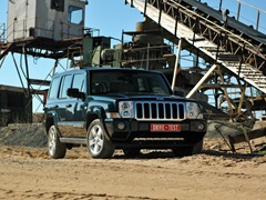Jeep Commander. Выпускается с 2006 года. Три базовые комплектации. Цены от 5 492 256 до 5 603 136 руб.Двигатель от 3.0 до 4.7, дизельный и бензиновый. Привод полный. КПП: автоматическая.