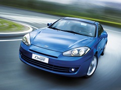 Hyundai Coupe. Выпускается с 2002 года. Четыре базовые комплектации. Цены от 891 900 до 1 093 900 руб.Двигатель от 2.0 до 2.7, бензиновый. Привод передний. КПП: механическая и автоматическая.