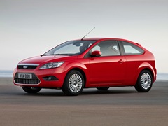 Ford Focus 3d. Выпускается с 2004 года. Восемь базовых комплектаций. Цены от 559 000 до 674 000 руб.Двигатель от 1.4 до 2.0, бензиновый и дизельный. Привод передний. КПП: механическая и автоматическая.