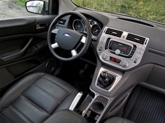 Ford Kuga (2008). Выпускается с 2008 года. Девять базовых комплектаций. Цены от 1 012 000 до 1 372 500 руб.Двигатель от 2.0 до 2.5, дизельный и бензиновый. Привод передний и полный. КПП: механическая, роботизированная и автоматическая.