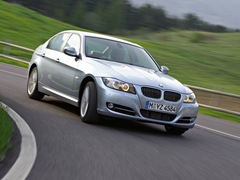 BMW 3-series Limousine. Выпускается с 2005 года. Двенадцать базовых комплектаций. Цены от 1 199 000 до 2 244 000 руб.Двигатель от 2.0 до 3.0, бензиновый и дизельный. Привод задний и полный. КПП: автоматическая и механическая.