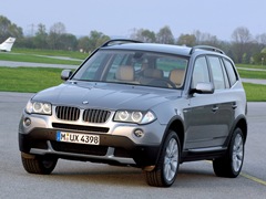 BMW X3 (2004). Выпускается с 2004 года. Одиннадцать базовых комплектаций. Цены от 1 555 000 до 2 422 000 руб.Двигатель от 2.0 до 3.0, дизельный и бензиновый. Привод полный. КПП: автоматическая и механическая.